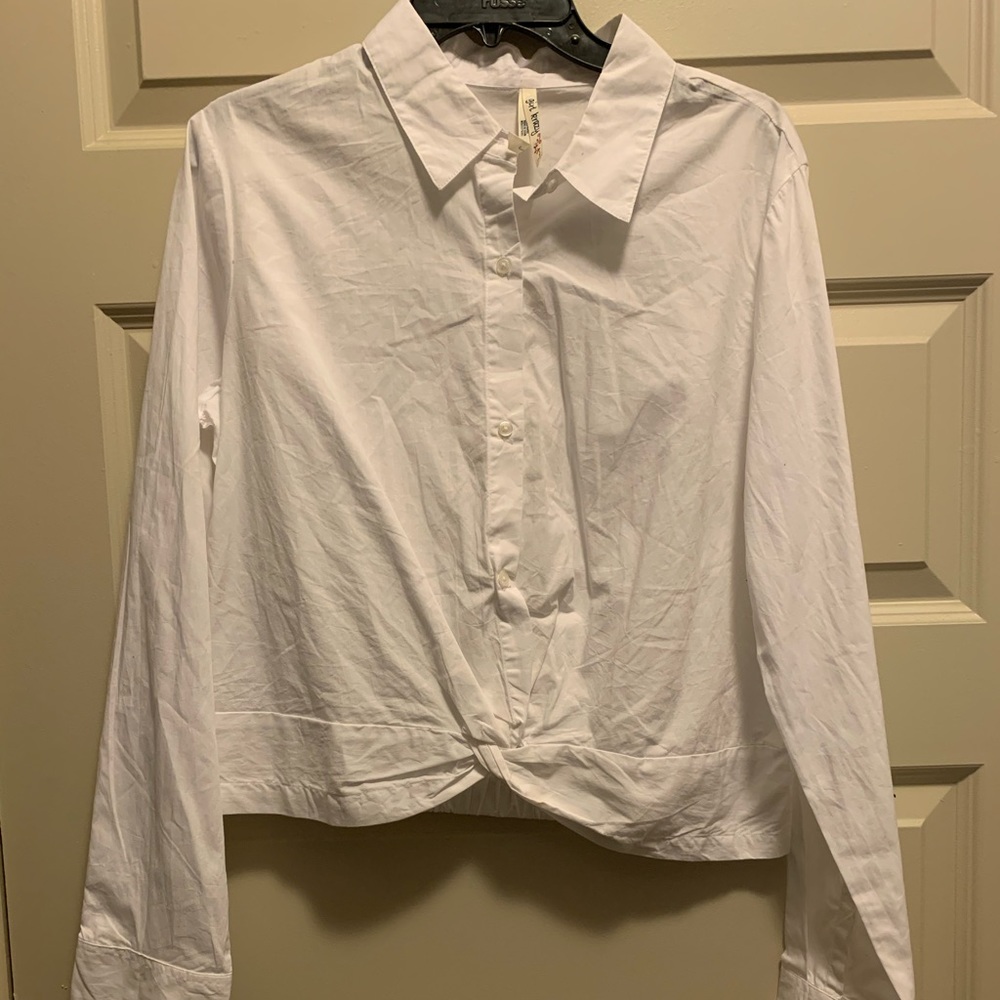 White long sleeve color shirt